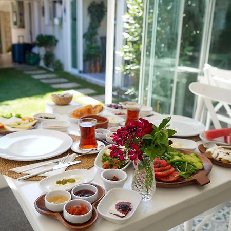 Muezeyyen Hanim Konagi Alaçatı Exterior photo
