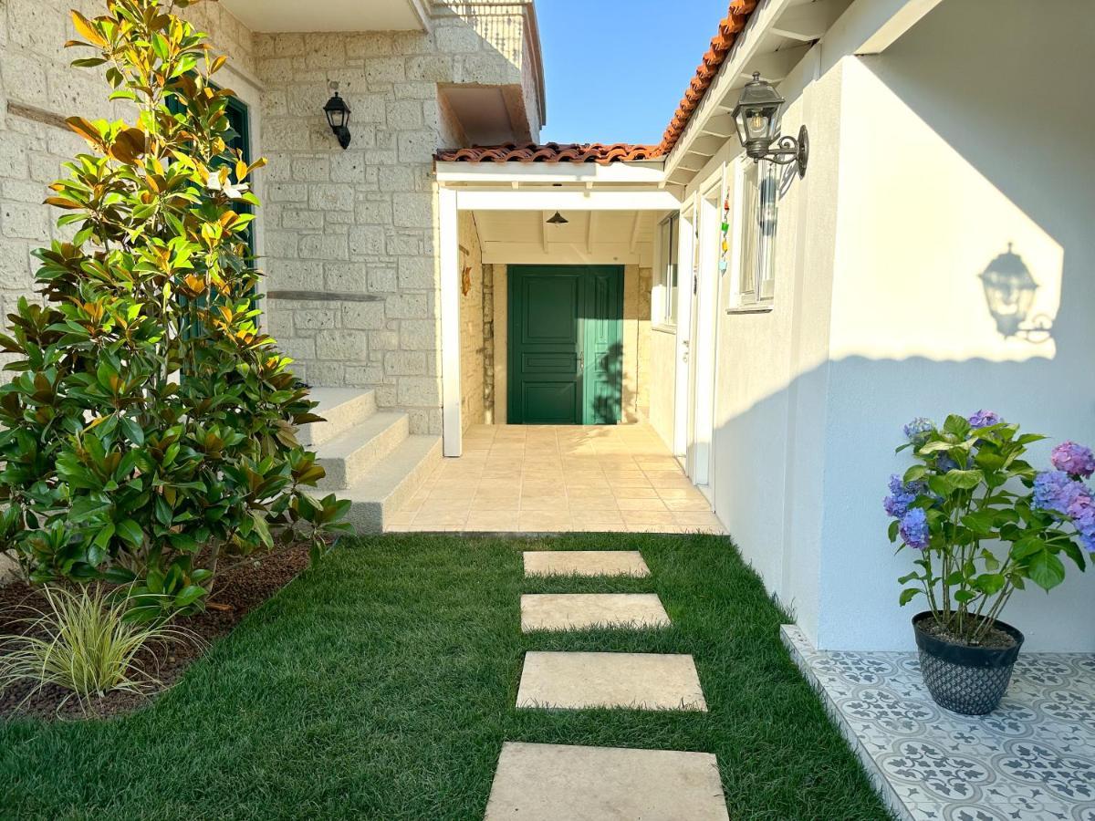 Muezeyyen Hanim Konagi Alaçatı Exterior photo