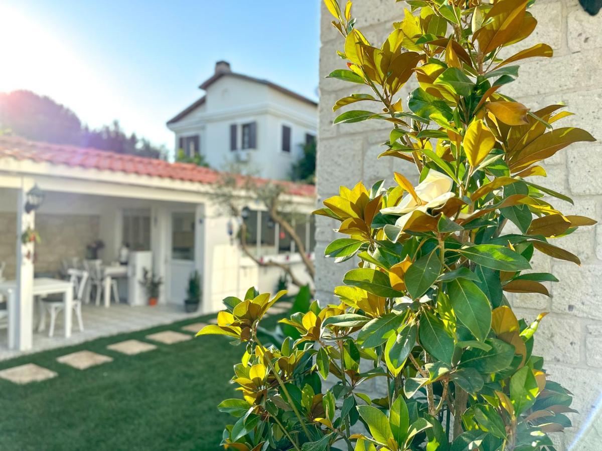 Muezeyyen Hanim Konagi Alaçatı Exterior photo