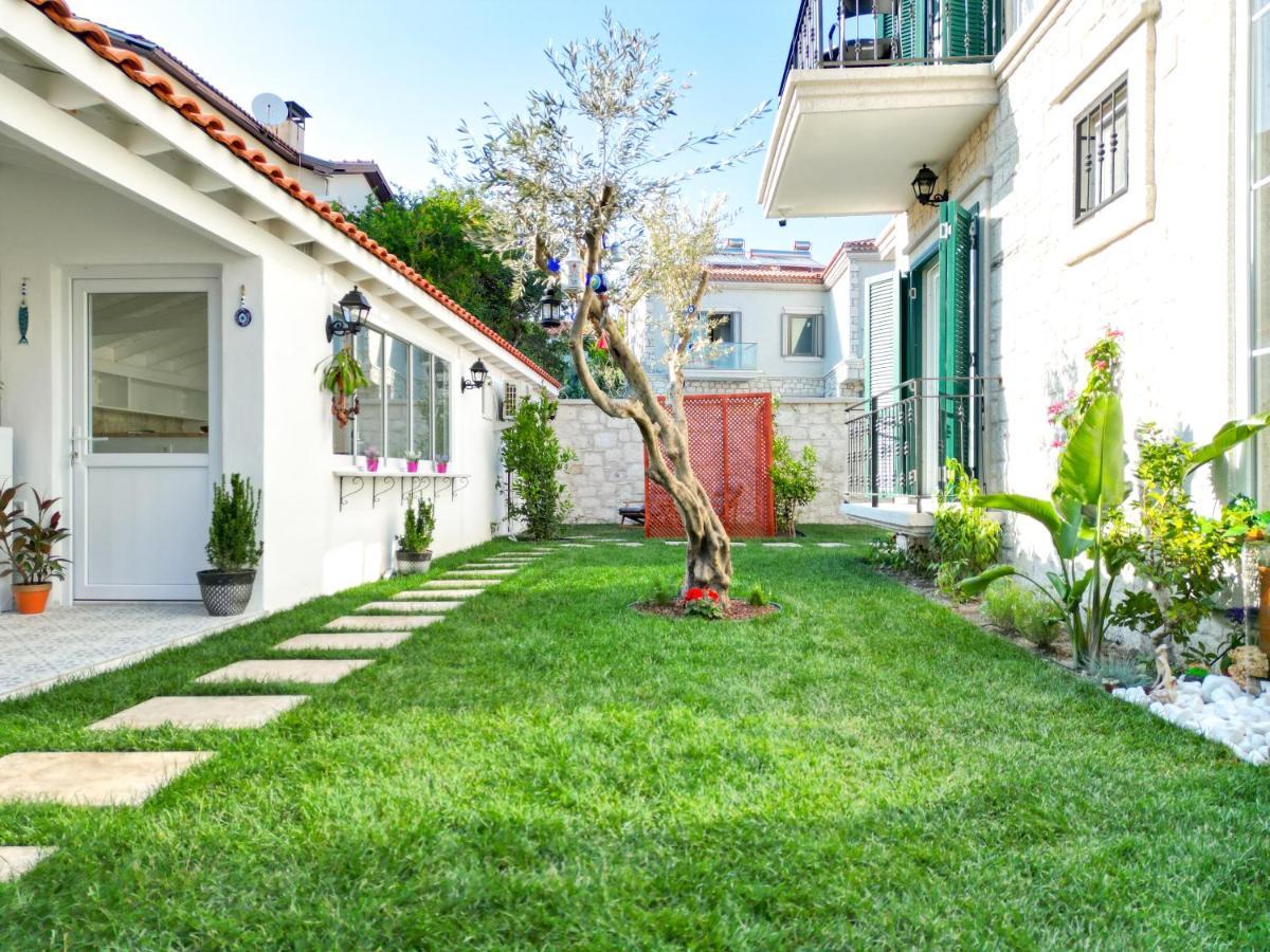 Muezeyyen Hanim Konagi Alaçatı Exterior photo