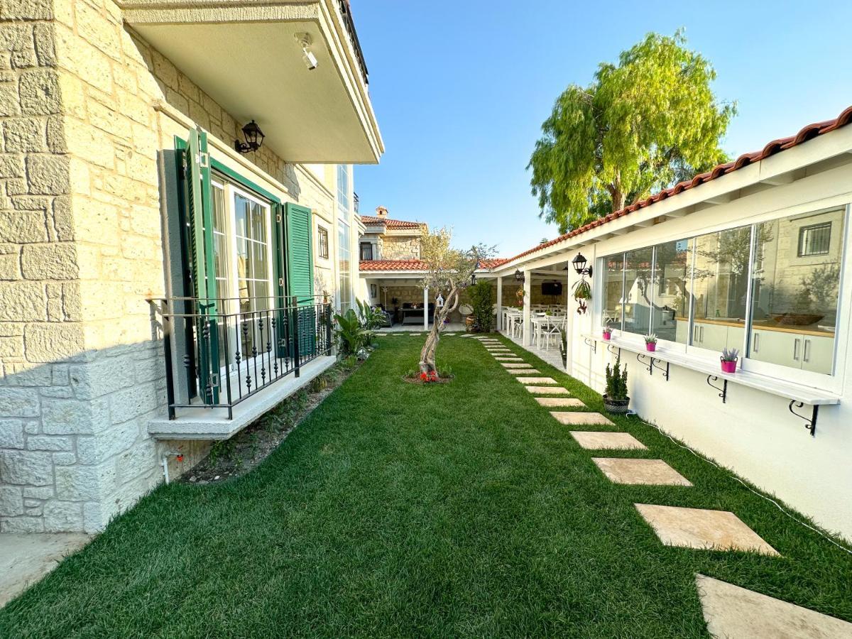 Muezeyyen Hanim Konagi Alaçatı Exterior photo