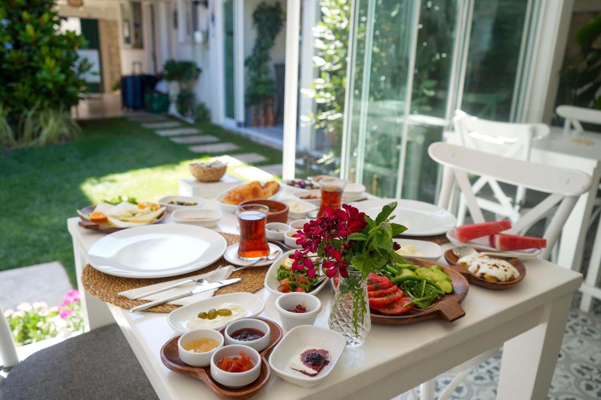 Muezeyyen Hanim Konagi Alaçatı Exterior photo