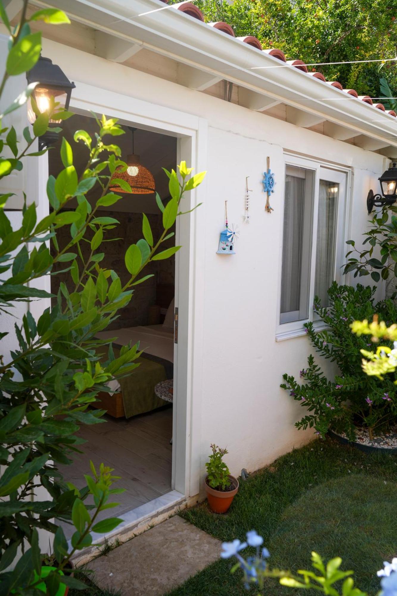 Muezeyyen Hanim Konagi Alaçatı Exterior photo